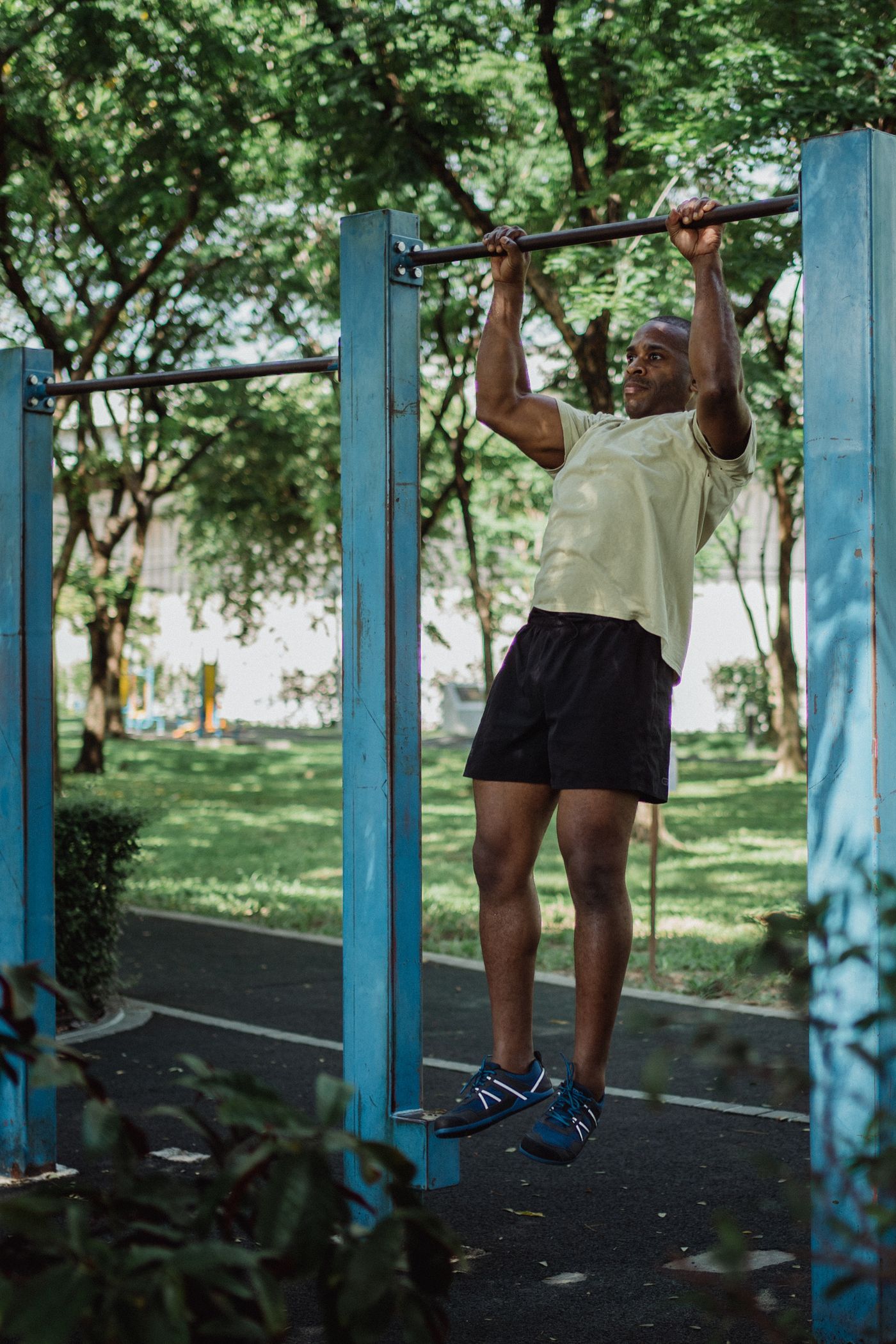 Coach demonstrating a calisthenics progression